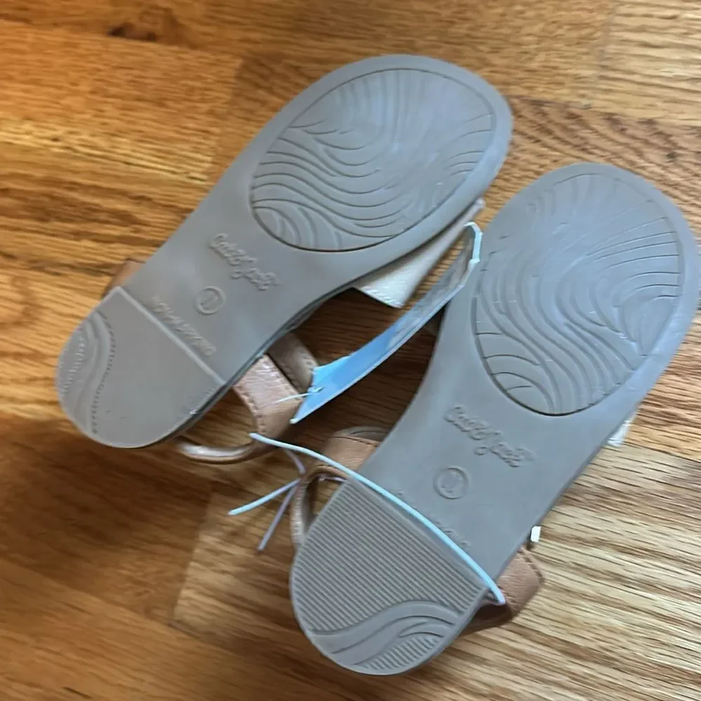 Girls Cat & Jack Summer Sandal Shoe Flat Gold Tan Glitter Shimmer Size 11 NWT